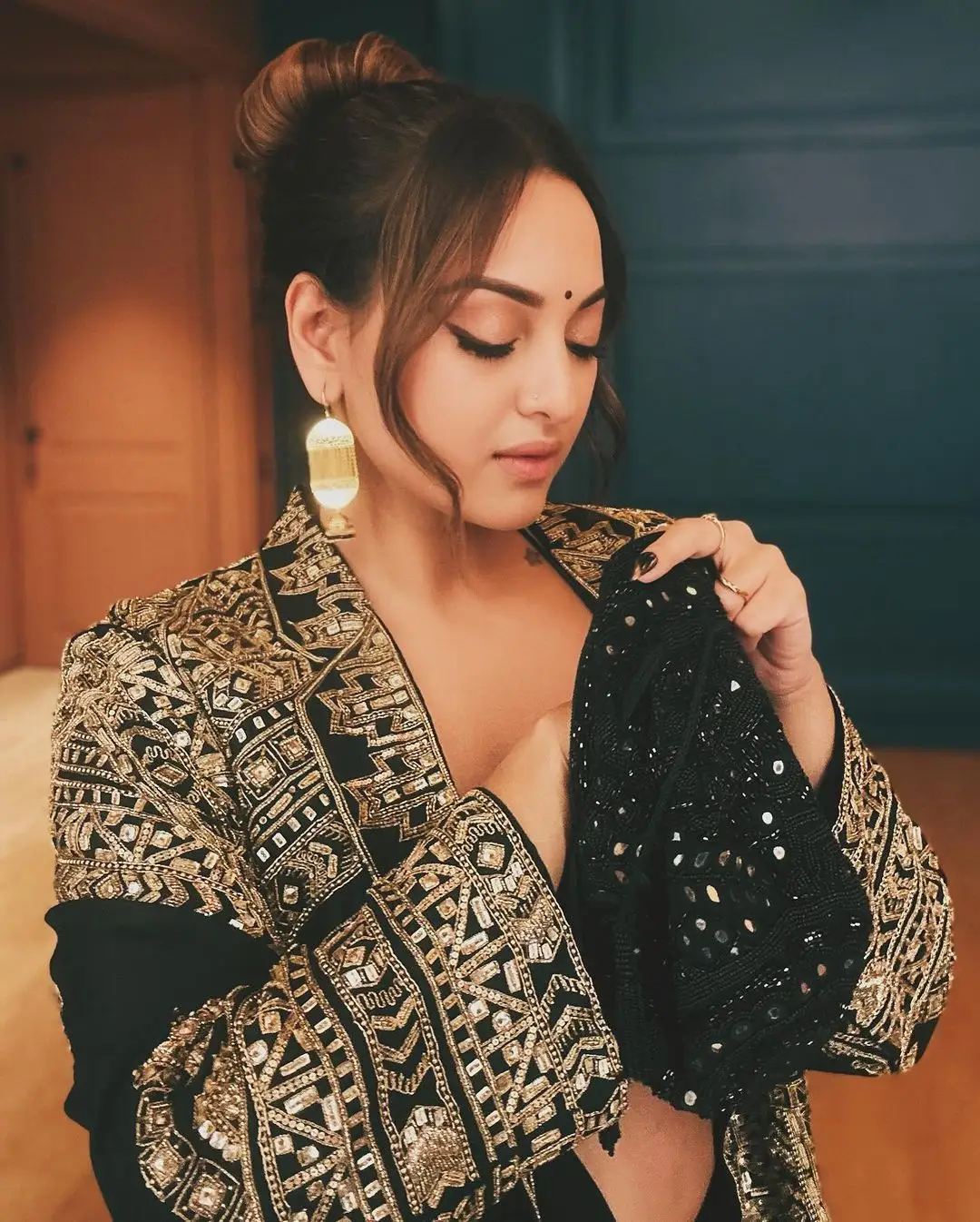 Sonakshi Sinha Stills In Beautiful Earrings Black Lehenga Choli